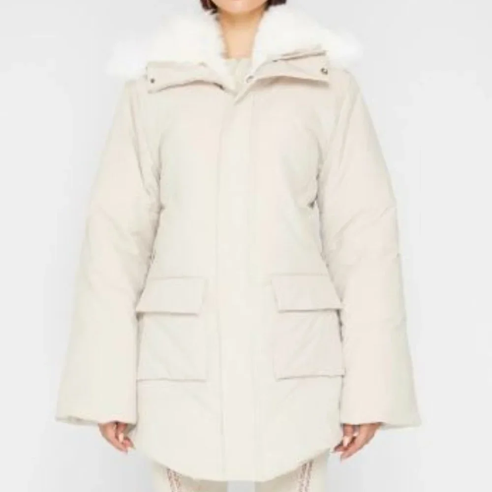 Beautiful winter jacket - Picture 5 of 7